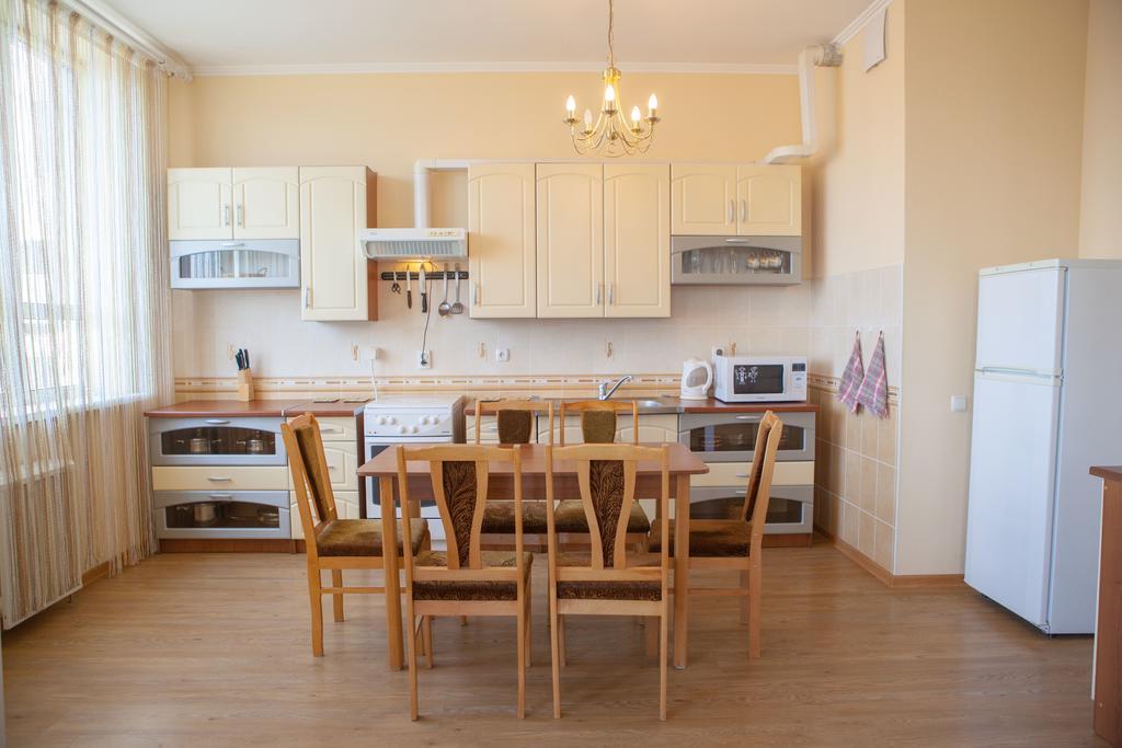 Apartment In 2 Min From Poznyaky Metro Station Kiev Esterno foto