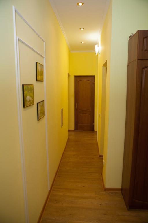 Apartment In 2 Min From Poznyaky Metro Station Kiev Esterno foto