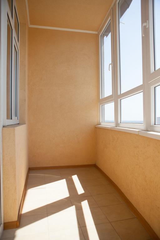 Apartment In 2 Min From Poznyaky Metro Station Kiev Esterno foto